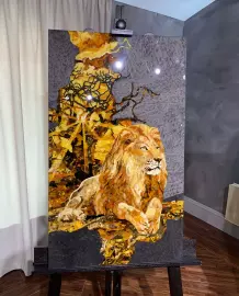 Panels of amber and Karelian birch "Lion"